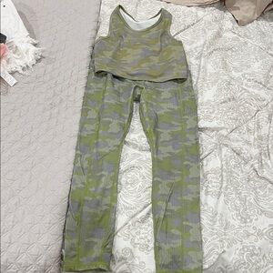 Fabletics Green Camo Set